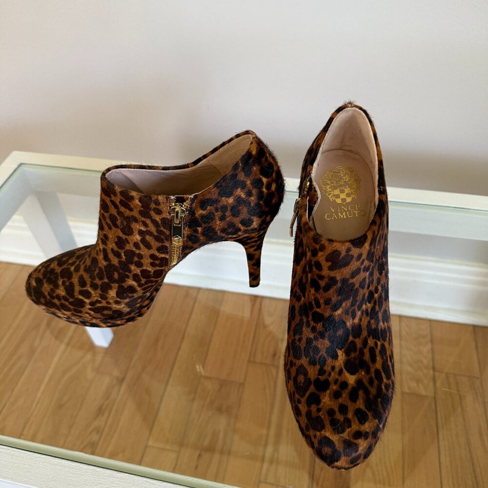 Vince Camuto -women's size 8